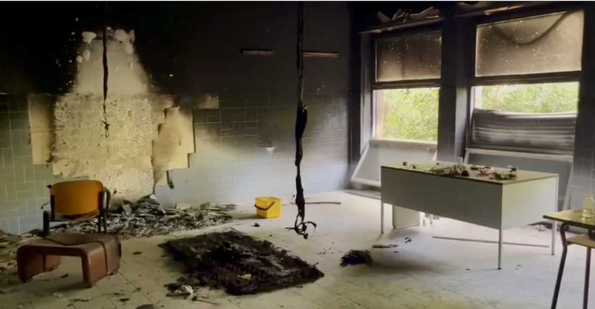 SCUOLA-INVASA-DA-RIFIUTI