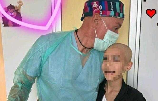 professor-Francesco-Camoglio-con-una-piccola-paziente