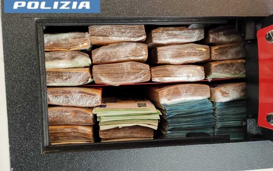 Migliaia Di Euro Nascosti migliaia-di-euro-nascosti