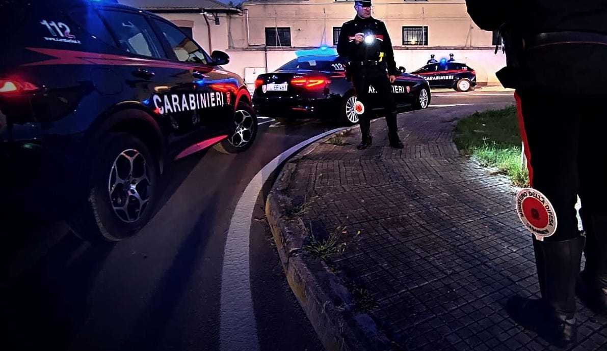 cc-auto-strada-carabinieri