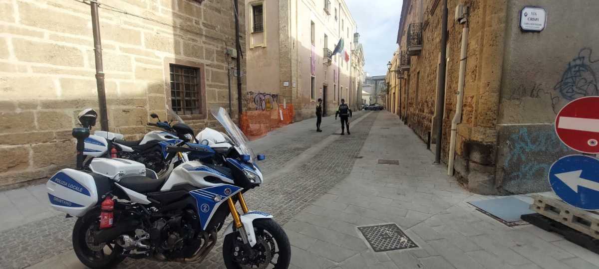 La Polizia Locale Presidia Larea Intorno Allex Convento Del Carmine La-polizia-locale-presidia-larea-intorno-allex-convento-del-Carmine