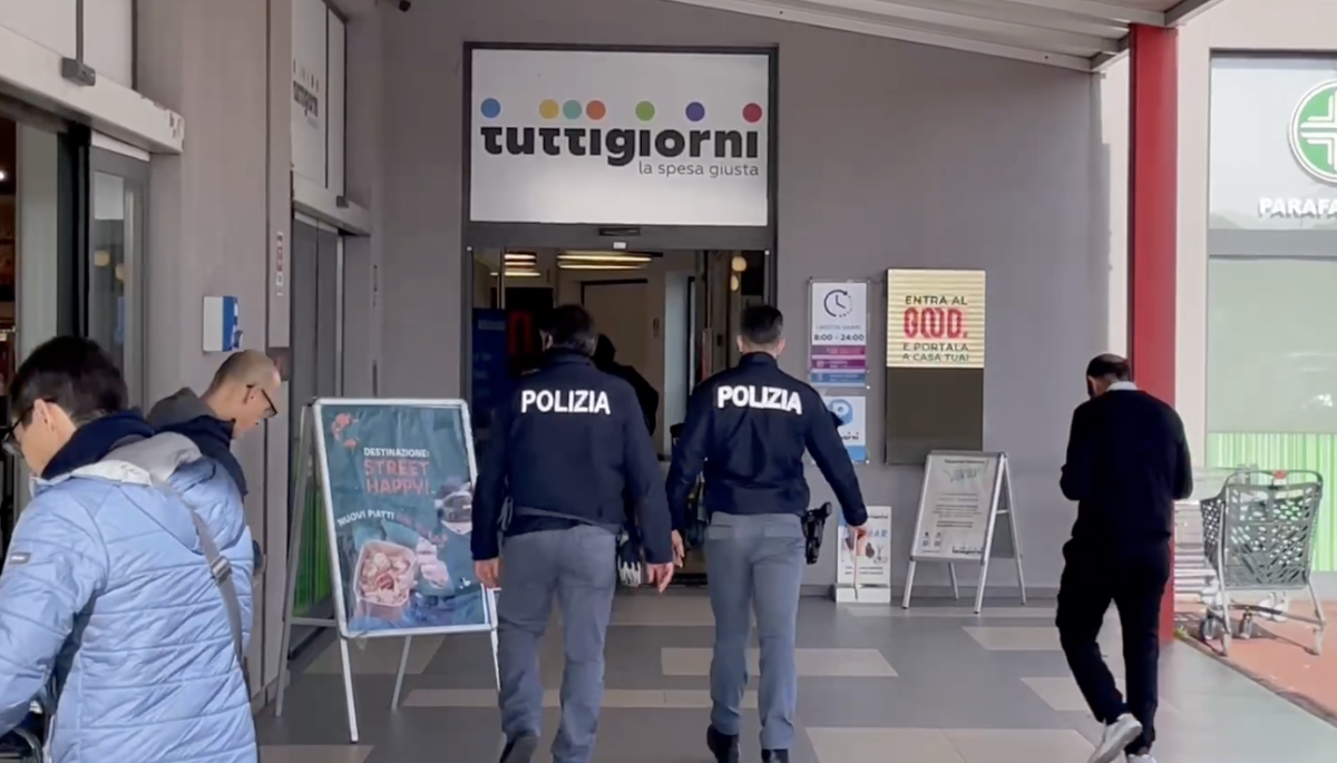 polizia-supermercato-