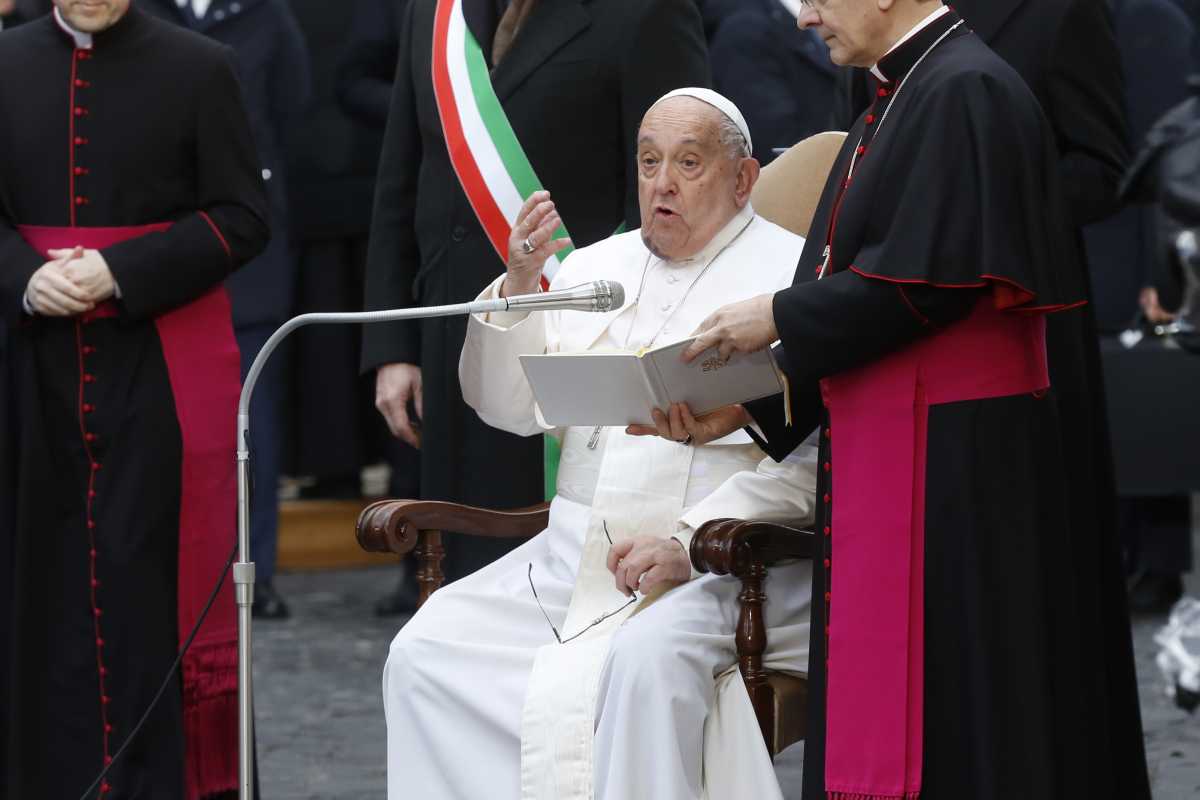 papa-francesco-ospedale-h