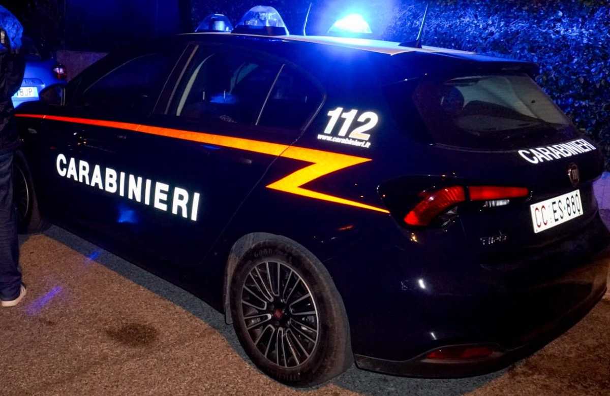 lato-auto-carabinieri