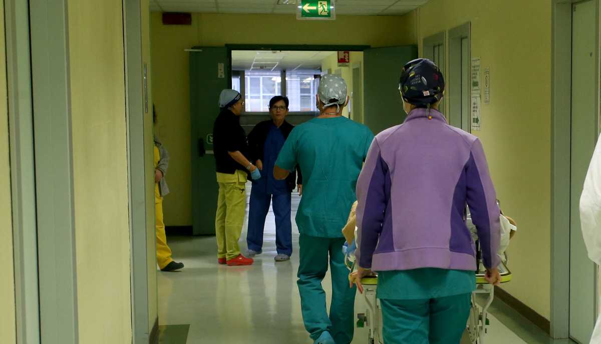 corsia-ospedale-infermieri