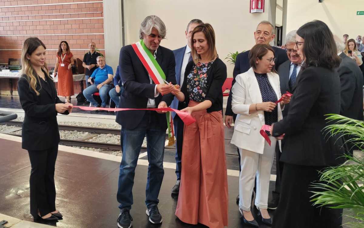 Il-taglio-del-nastro