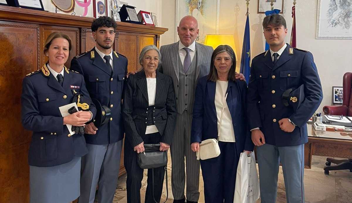 anziana-parte-per-la-sardegna