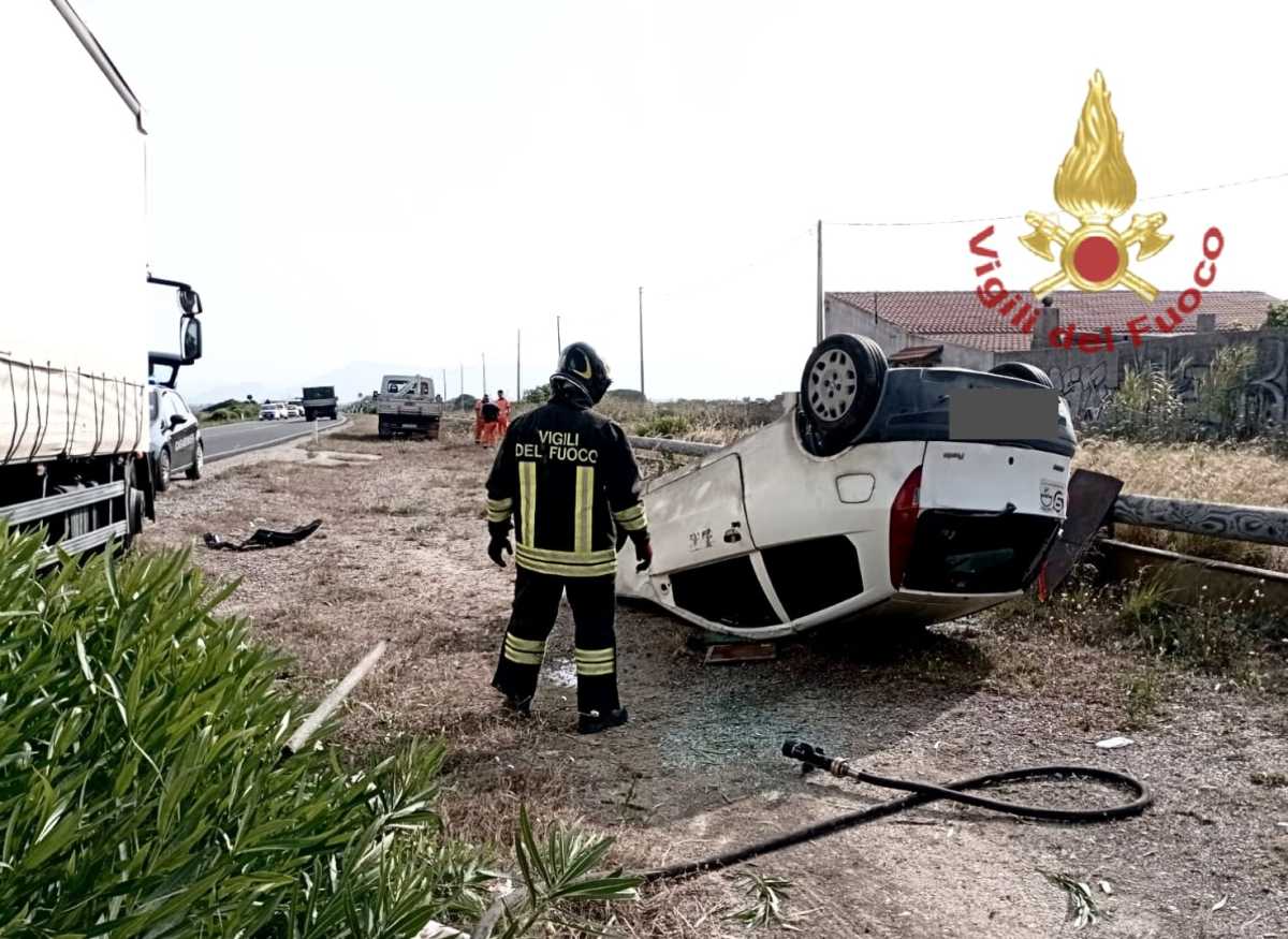 incidente-auto-si-ribalta