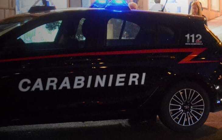 auto-dei-carabinieri-luci-evasione