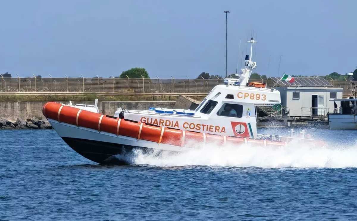 Guardia-costiera-acqua