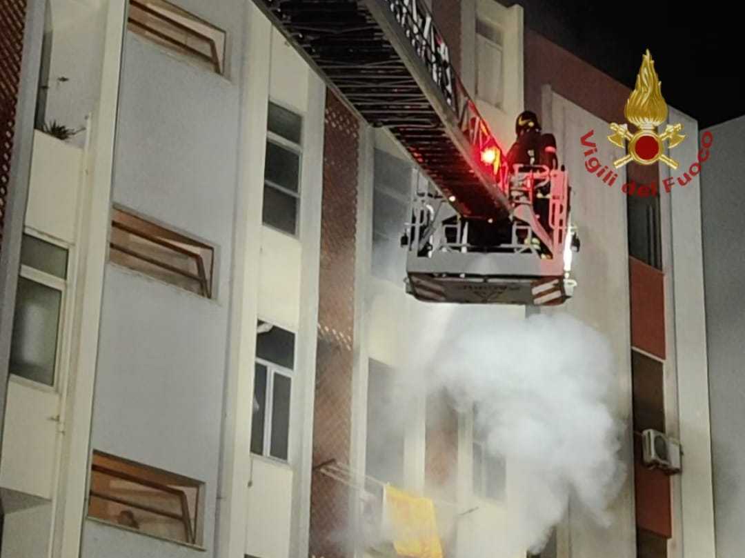 incendio-cagliari-via-fracastoro