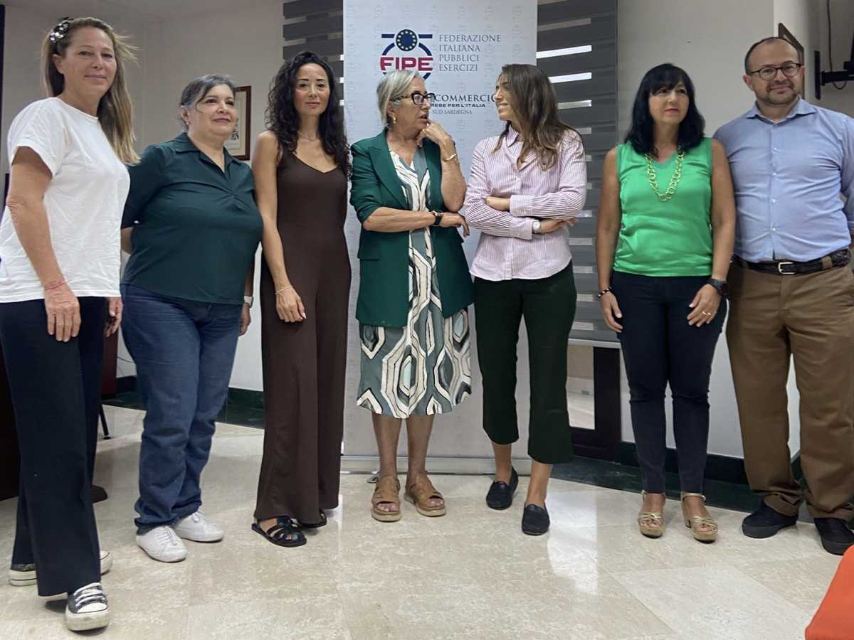 FotogruppoDonneImprenditriciFipeConfcommercioSudSardegna