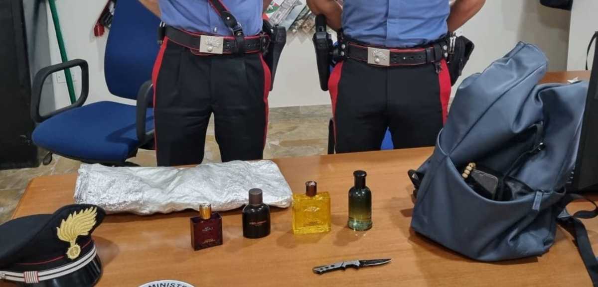 profumi-rubati-e-coltello