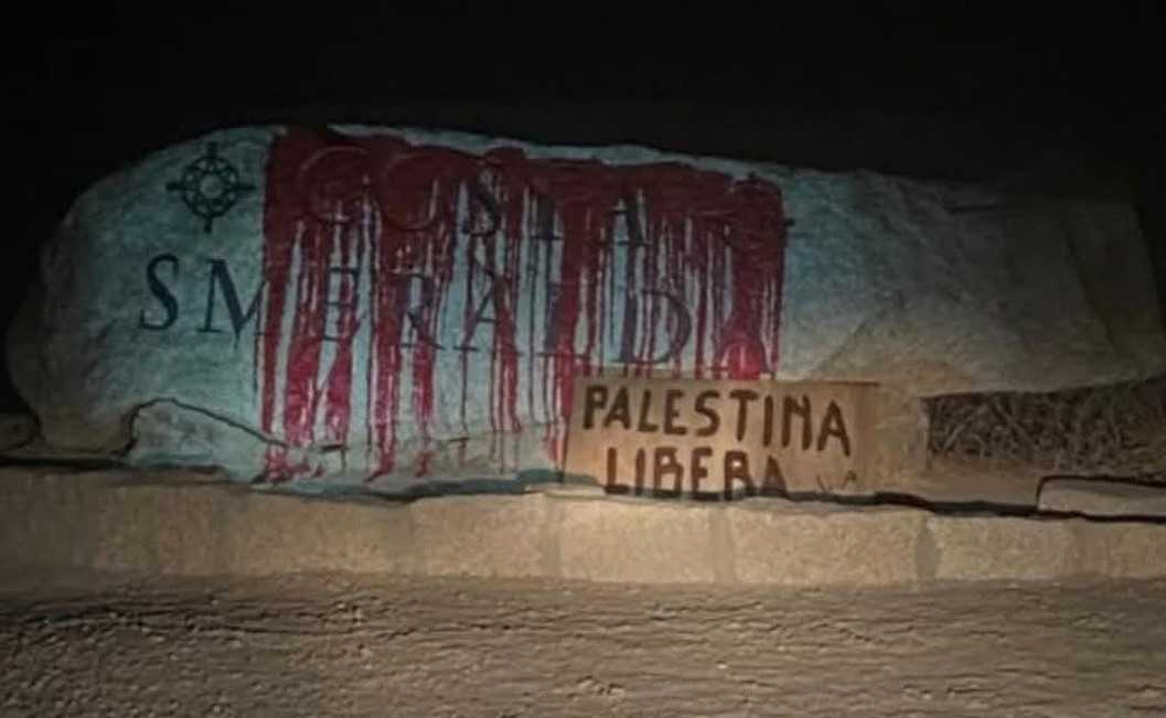 roccia-costa-smeralda-protesta