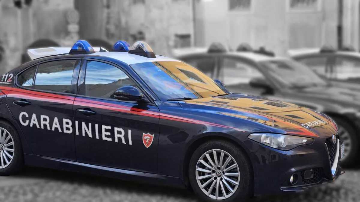 Carabinieri-parcheggiati