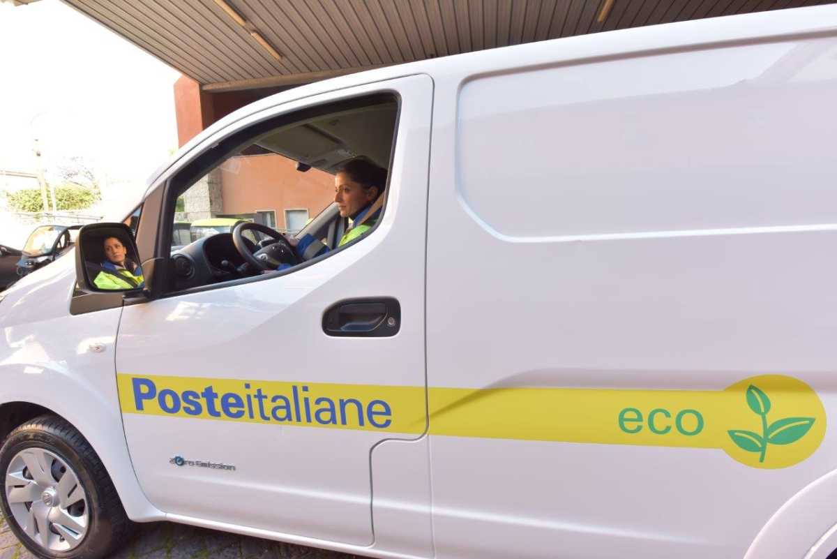 Furgone-Poste-Italiane