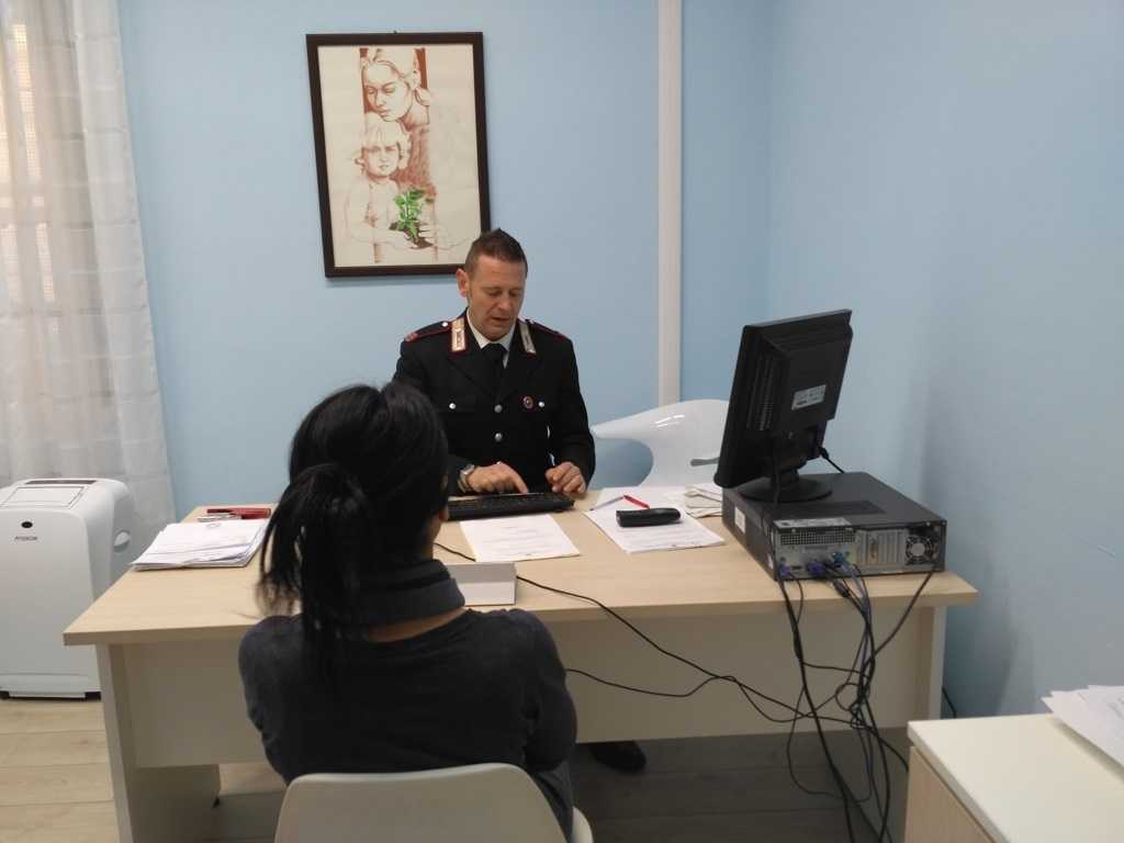 FINTA-EMERGENZA-VIA-WHATSAPP-DONNA-TRUFFATA-RIOTTIENE-800-EURO