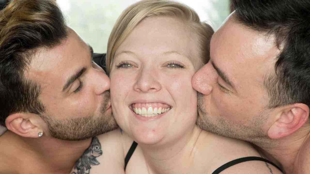 Coppia Gay E Fidanzata